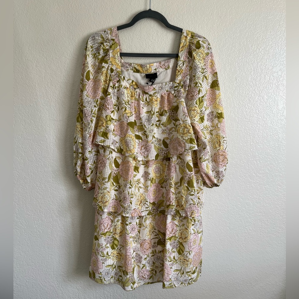 NWT dress from Who What Wear. Floral with tiered ruffles size medium